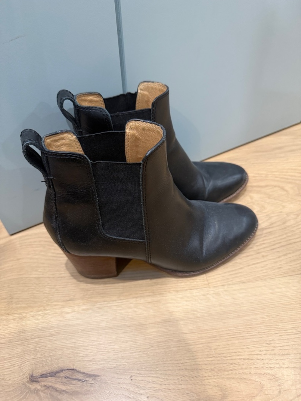 Madewell Women’s Black Leather Ankle Boots with Block Heel - Picture 3 of 4